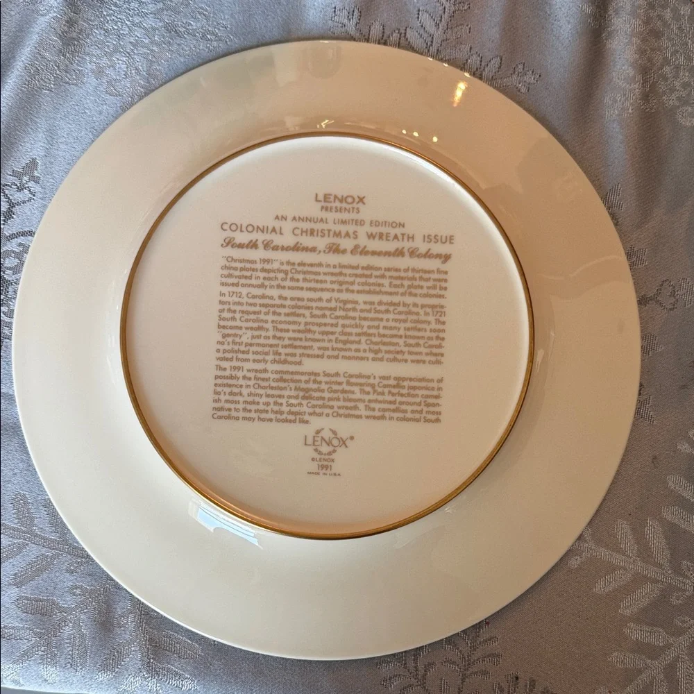 Lenox Holiday Wreath Plate with Gold and Pink Accents